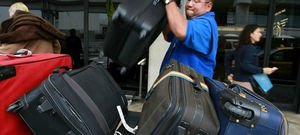 Как обезопасить багаж во время полета?