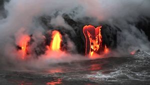 Новые данные об извержении на Гавайях: усиление потоков лавы и первая жертва