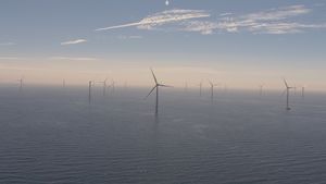 У берегов Великобритании заработала крупнейшая в мире ветряная электростанция