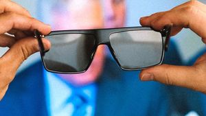 На Kickstarter появились очки, защищающие от рекламных вывесок