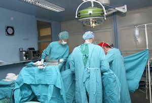 Шутница на операционном столе                     (1 фото)