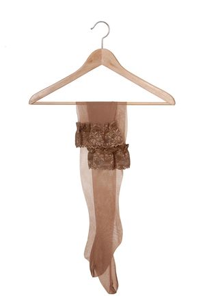 «Макияж ног»: телесные колготы. Вот как найти «вторую кожу», которая не будет блестеть и удешевлять образ!