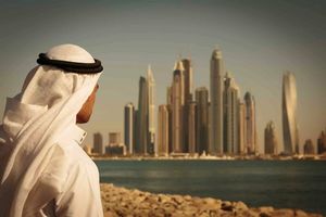 «Купаются в роскоши, пенсия 100 тысяч долларов и все бесплатно»: как живут обычные люди в ОАЭ
