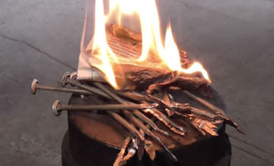 Как зажечь огонь обычным гвоздем