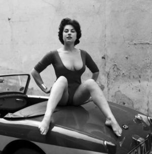 Джун Палмер — британская пинап-модель, отнявшая лавры секс-символа у американок