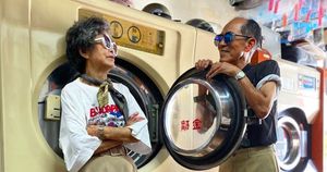 Необычный инстаграм тайваньских пенсионеров, которые устраивают фотосессии в чужой одежде