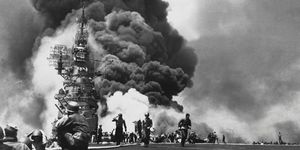 Атаки японских летчиков-камикадзе. Редкое архивное видео