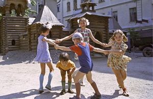 5 советских дворовых игр,которым теперь дети обучаются у нейропсихологов,чтобы справляться со школой