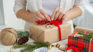 Как красиво упаковать подарок своими руками