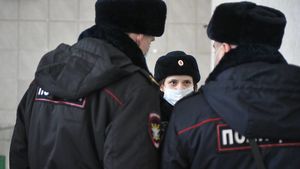 Гражданина Франции задержали в Шереметьево с одеждой и сумками на 10 миллионов рублей