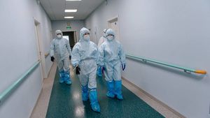 Московские врачи вылечили почти 9 тысяч пациентов от ковида за прошедшие сутки