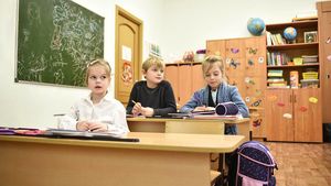 Все занятия в школах Крыма отменили из-за сообщений о «минировании»