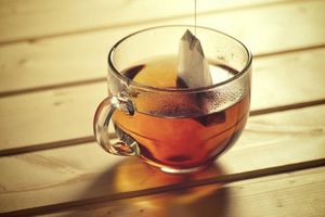 Секрет века: как сделать, чтобы нитка от чайного пакетика не падала в чашку