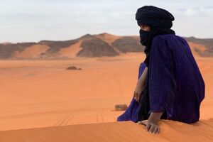 Зачем жители пустынь носят черную одежду