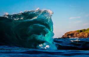 Фотограф много лет снимает море и волны и создаёт захватывающие пейзажи