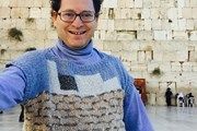 Американец вяжет свитеры в память о своих путешествиях