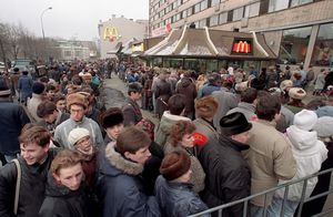 Открытие первого в СССР Макдональдса 27 лет назад