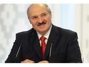 Лукашенко заявил о готовности выполнить все поручения Порошенко и Путина