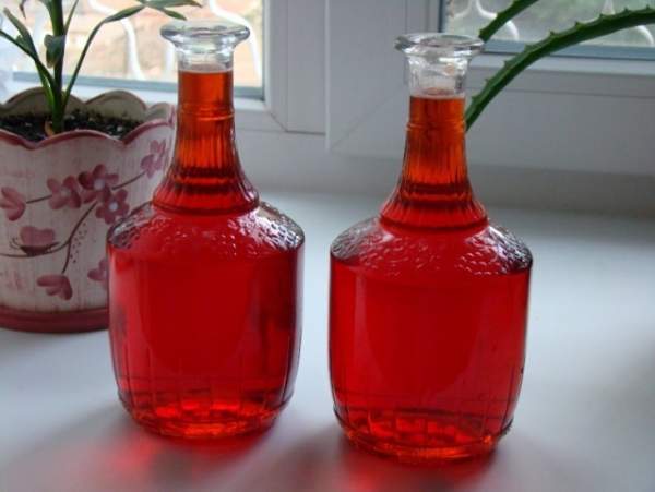 Домашний вишневый ликер на водке: 2 простых рецепта с косточками и без 🍒🍹