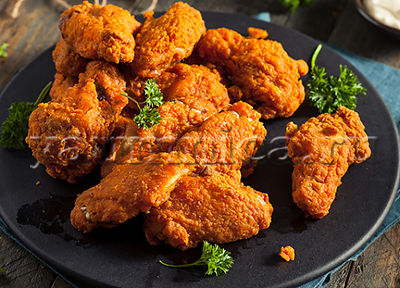 Рецепт: Копченые куриные крылья - в духовке в специальном соусе.