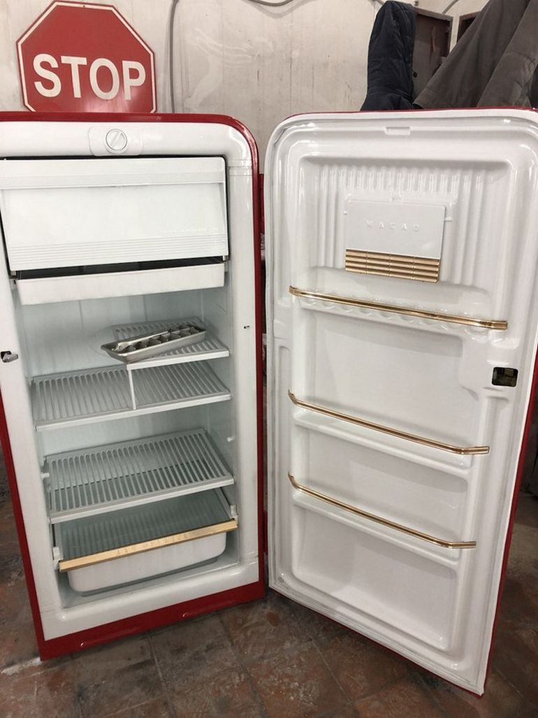 Фото старых холодильников