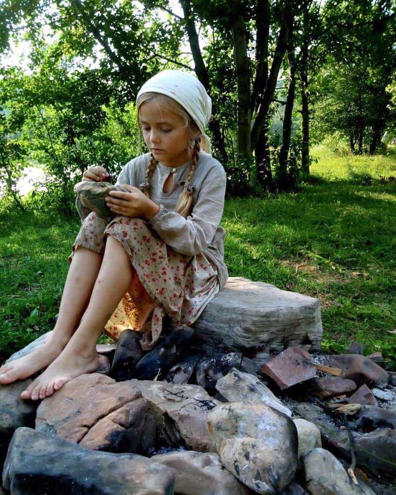 https://s.mediasole.ru/cache/content/data/images/1443/1443279/marta_timofeeva_actor_new_37174098_499941047127516_8234934791703625728_n.jpg