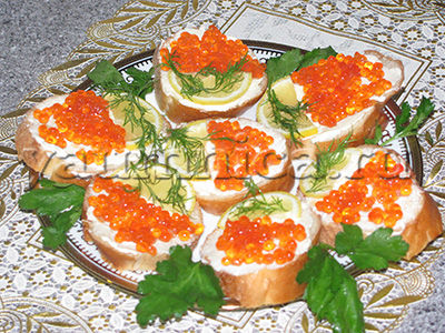 Простые и вкусные бутерброды с красной икрой на праздничный стол –  пошаговый фото рецепт