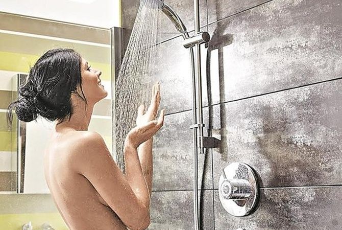 Европейская и американская привычка принимать ежедневно душ утром - очень с...
