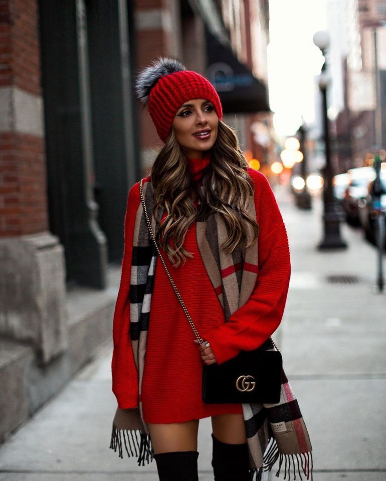 Красный шарф с чем носить женщинам