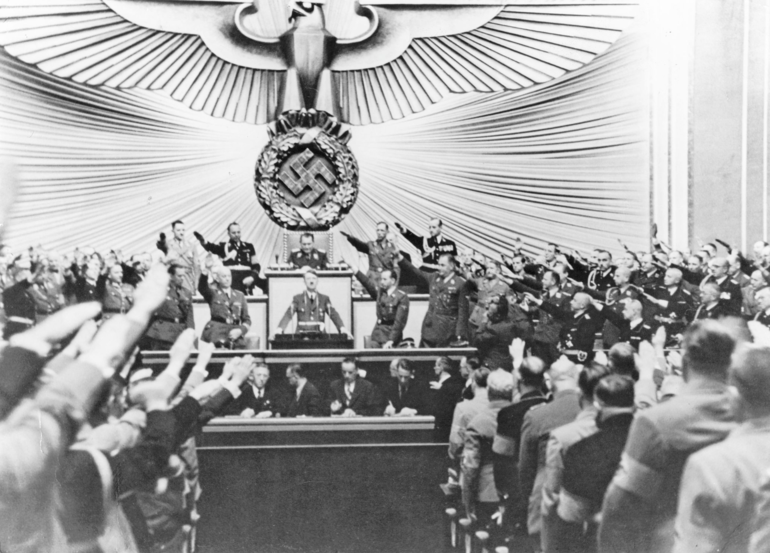 Фашистские партии германии. Рейхстаг заседание НСДАП. Собрание НСДАП Германия 1933.