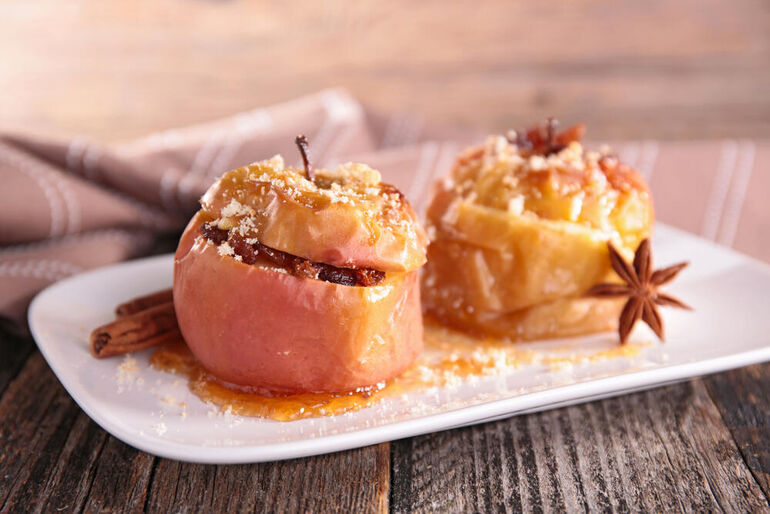Печеные яблоки в духовке польза для организма