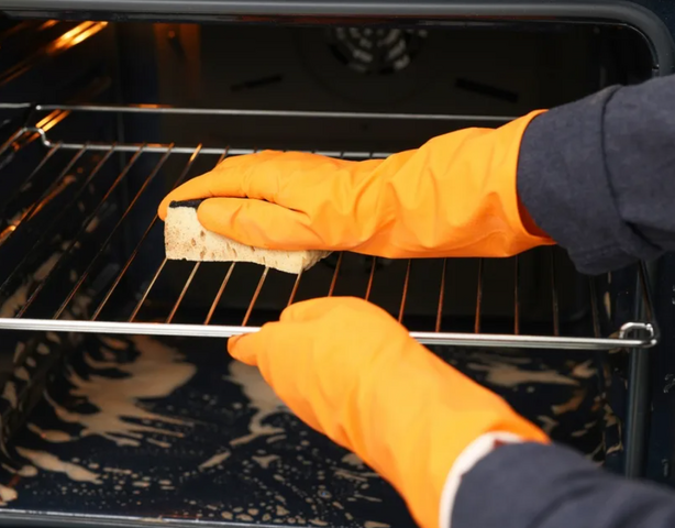 Как быстро и эффективно отмыть решётку в духовке от жира и нагара