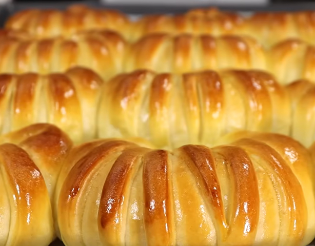 Булочки с заварным кремом: нежная выпечка, которая надолго остаётся свежей