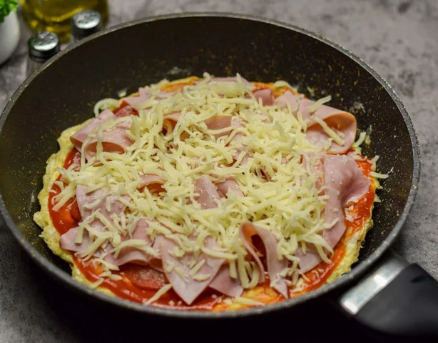 Ленивая пицца на тортилье: простой рецепт, который всегда выручает