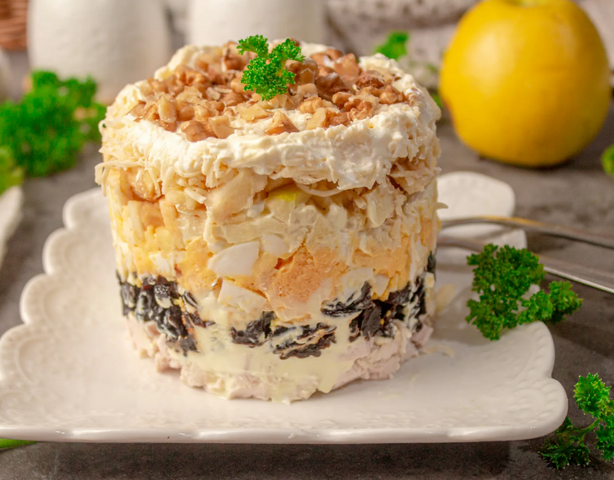 Новогодний салат за 5 минут: яркий вкус праздника