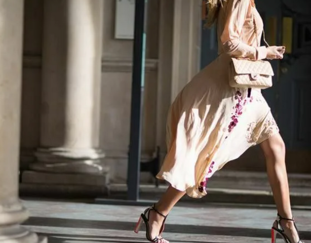 Ровная осанка и уверенная походка: 9 правил, которые сделают тебя настоящей Леди