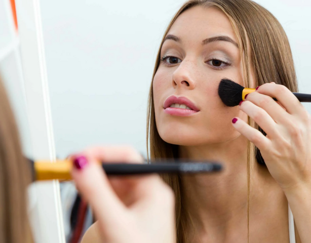 Быстрые растушёванные стрелки: простой макияж, который можно сделать за 5 минут