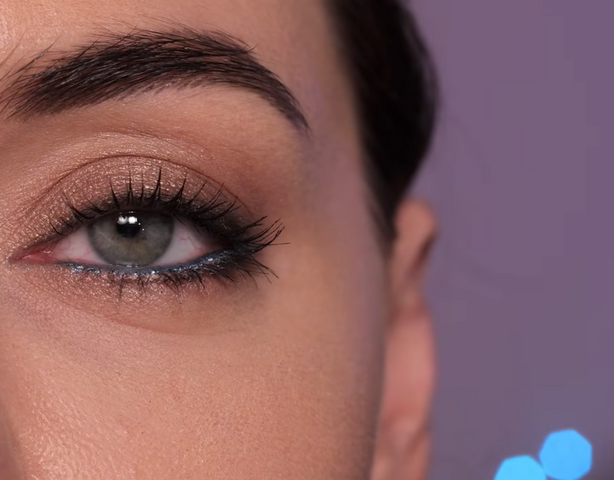 Трендовый смоки-айс с изюминкой: модный макияж, который сейчас в топе