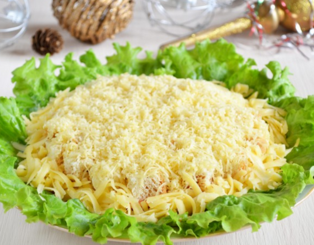 Праздничный салат «Одуванчик»: нежный, воздушный и очень красивый