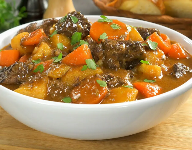 Тушеная говядина с овощами