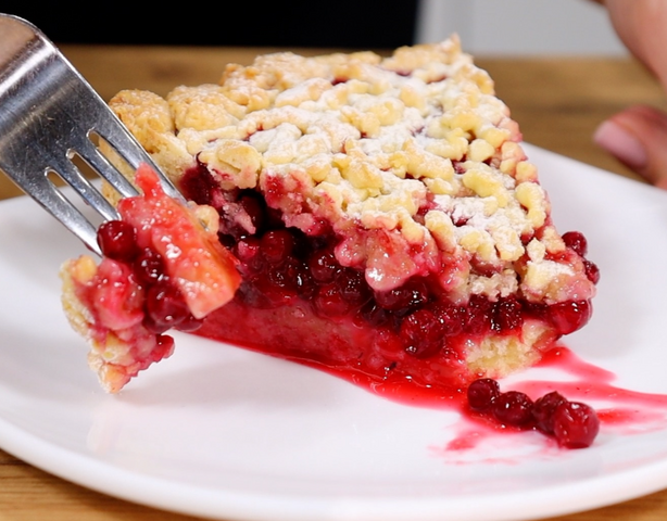 Песочный пирог с брусникой: пошаговый рецепт