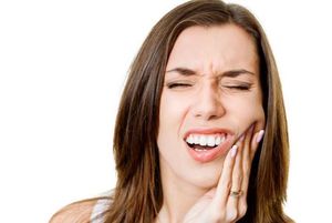Из-за чего может болеть зуб после пломбирования?