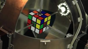 #видео дня | Робот. Кубик Рубика. 0,887 секунды на сборку