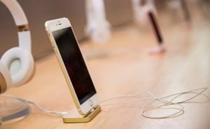 Apple исправит ошибку с датой, которая блокирует iPhone