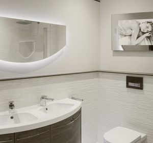 Стоит ли устанавливать телевизор в ванную: мнение архитектора и 10 вдохновляющих идей