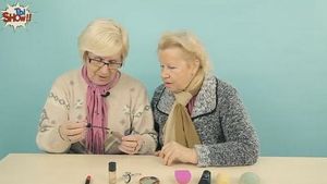 Как бабушки реагируют на модную косметику (Видео)
