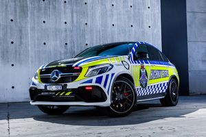Mercedes-AMG подарил австралийским полисменам GLE 63 S Coupe