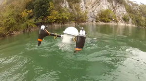 Создан квадрокоптер, способный взлетать из-под воды