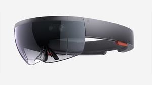 Гарнитура HoloLens от Microsoft теперь доступна для разработчиков