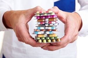Власти не рассматривают снятие запрета с интернет-торговли лекарствами 